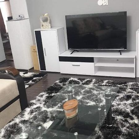 Jas Apartament Lägenhet Lupeni  Exteriör bild
